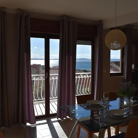 Armonia Spacious Apartment Podstrana