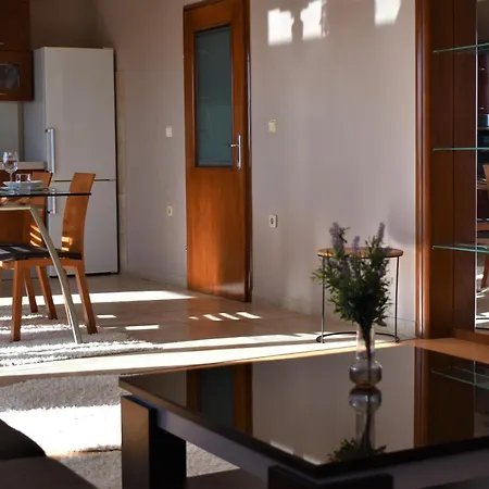 Armonia Spacious Apartment *